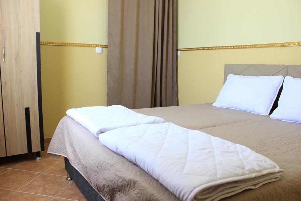 Kvariati Grand Guest House Гонио Екстериор снимка