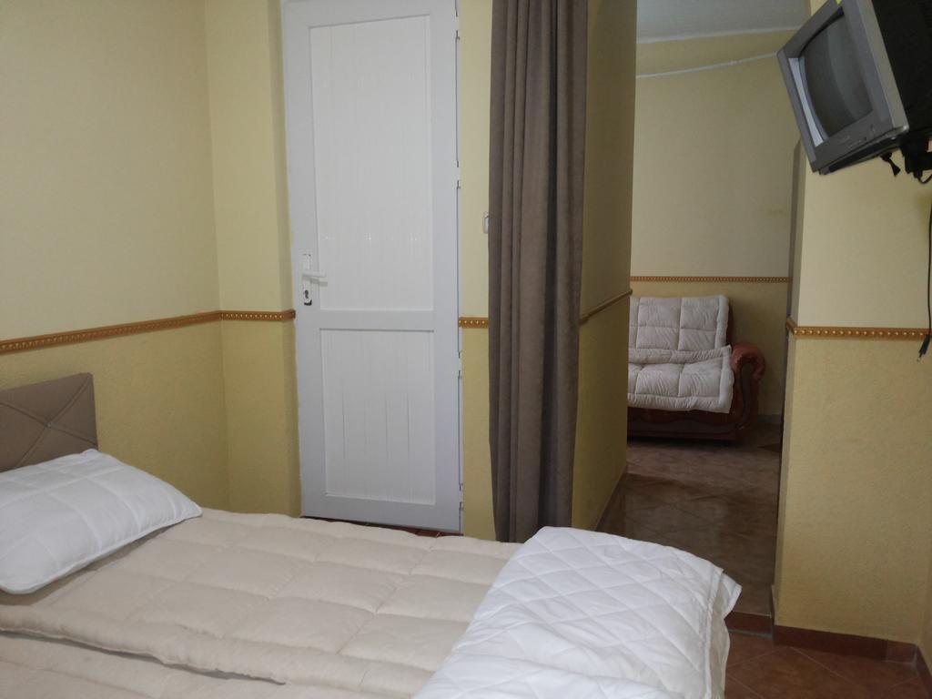 Kvariati Grand Guest House Гонио Екстериор снимка